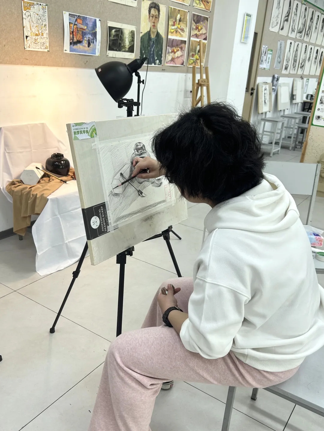 北艺画室助梦奖学金