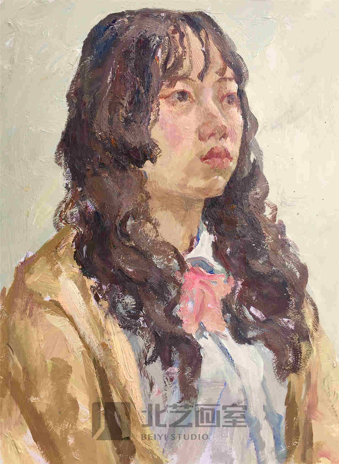 卷发白衬衣戴胸花女青年色彩头像作品