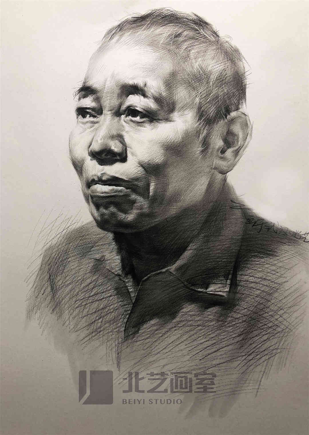 四分之三少发男老年正侧面素描头像作品赏析
