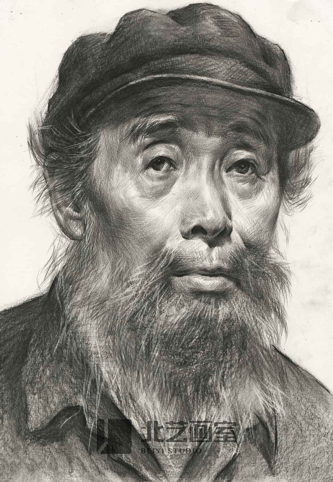 正面长胡子老年素描头像作品赏析