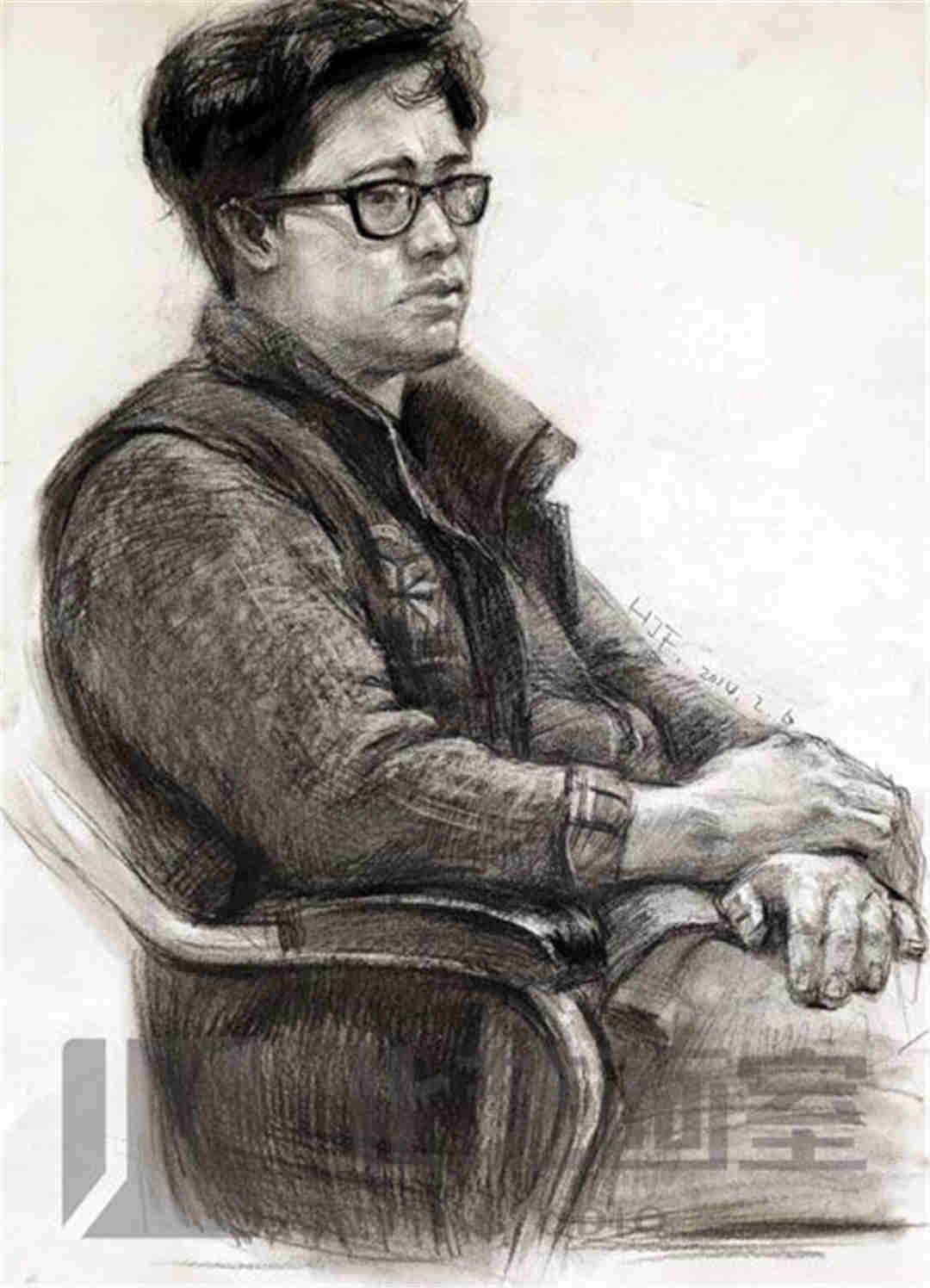 素描半身像作品——戴眼镜的男青年侧面坐姿